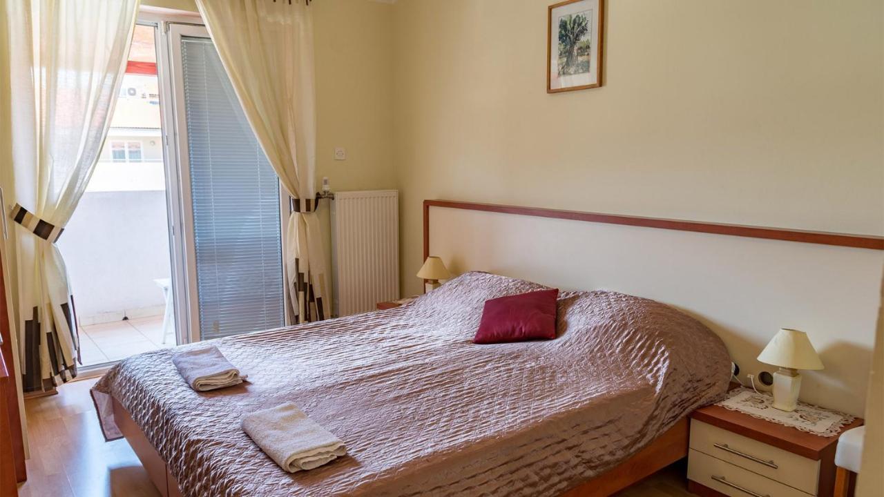 Pag Marina Rooms & Apartment Exterior photo