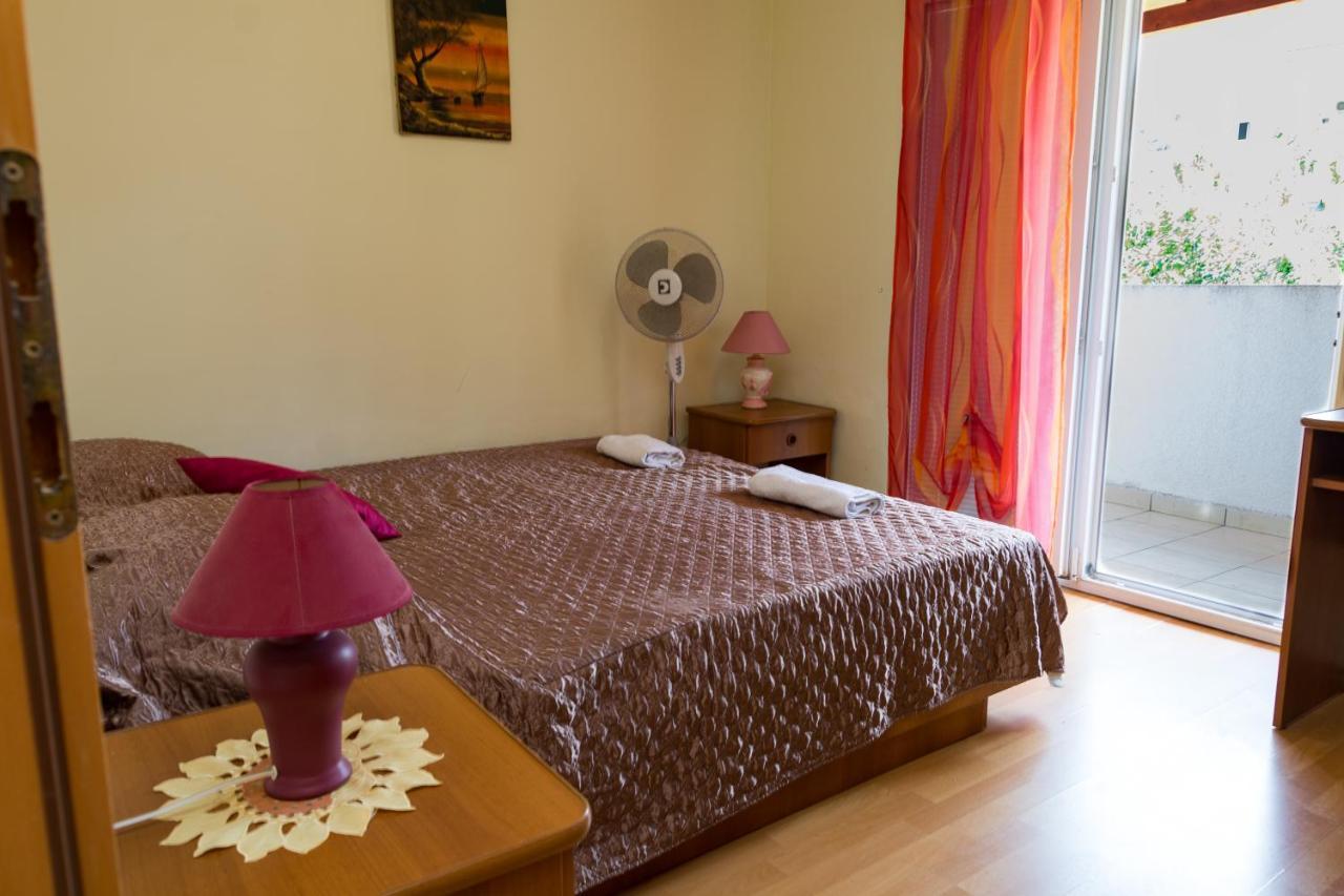 Pag Marina Rooms & Apartment Exterior photo